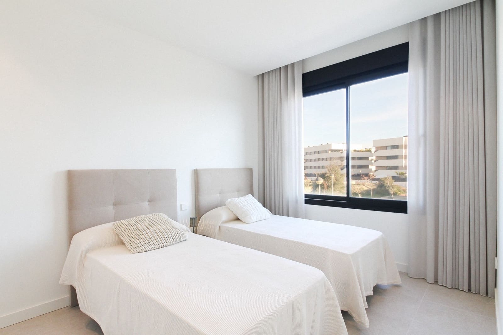 4 slaapkamer Villa te koop in Alicante stad met zwembad garage - € 729.000 (Ref: 9651345)