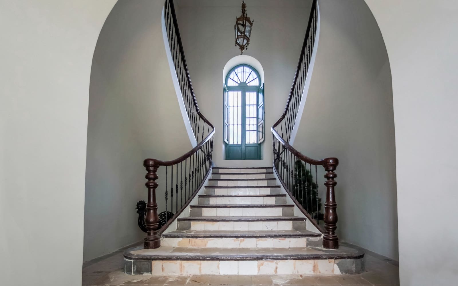 7 bedroom Villa for sale in Alicante / Alacant city with garage - € 1,175,000 (Ref: 9651346)