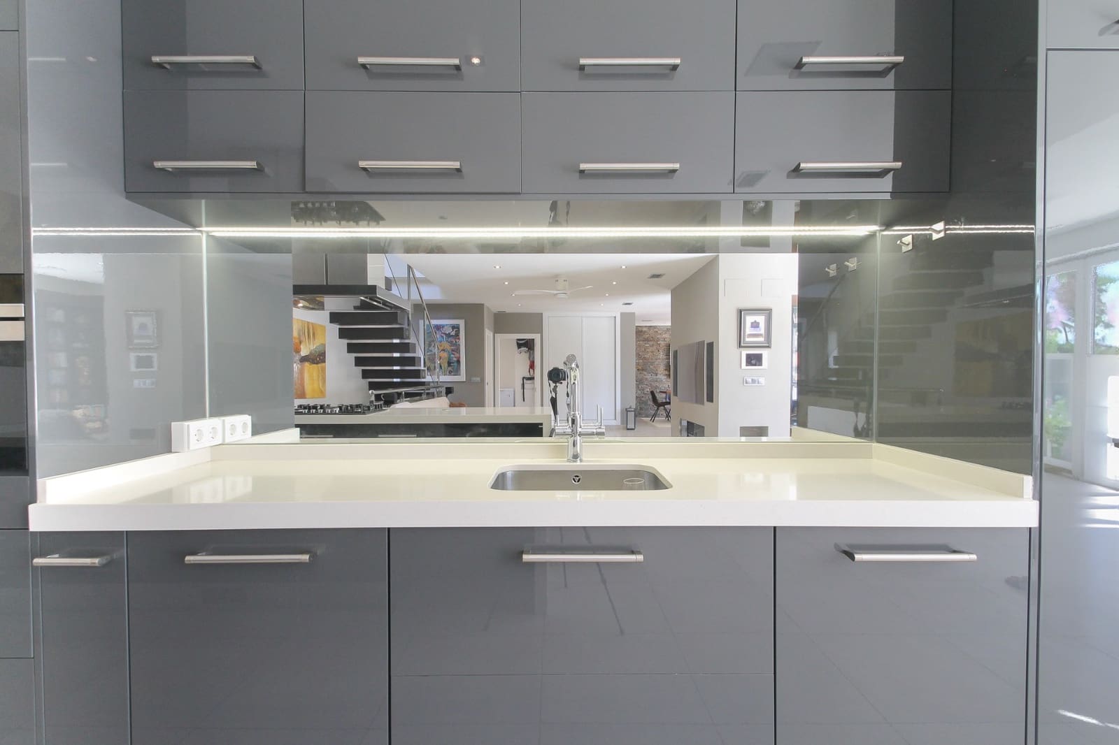 4 makuuhuone Huvila myytävänä paikassa Aguas Nuevas mukana uima-altaan 
autotalli - 1 075 000 € (Ref: 9651347)