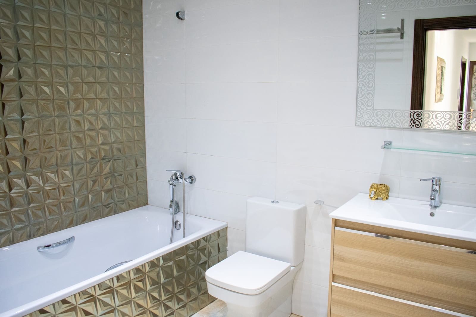 4 bedroom Villa for sale in Torre de la Horadada with pool garage - € 595,000 (Ref: 9651349)