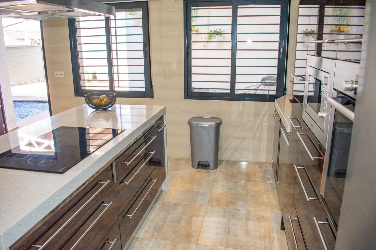 4 bedroom Villa for sale in Torre de la Horadada with pool garage - € 595,000 (Ref: 9651349)