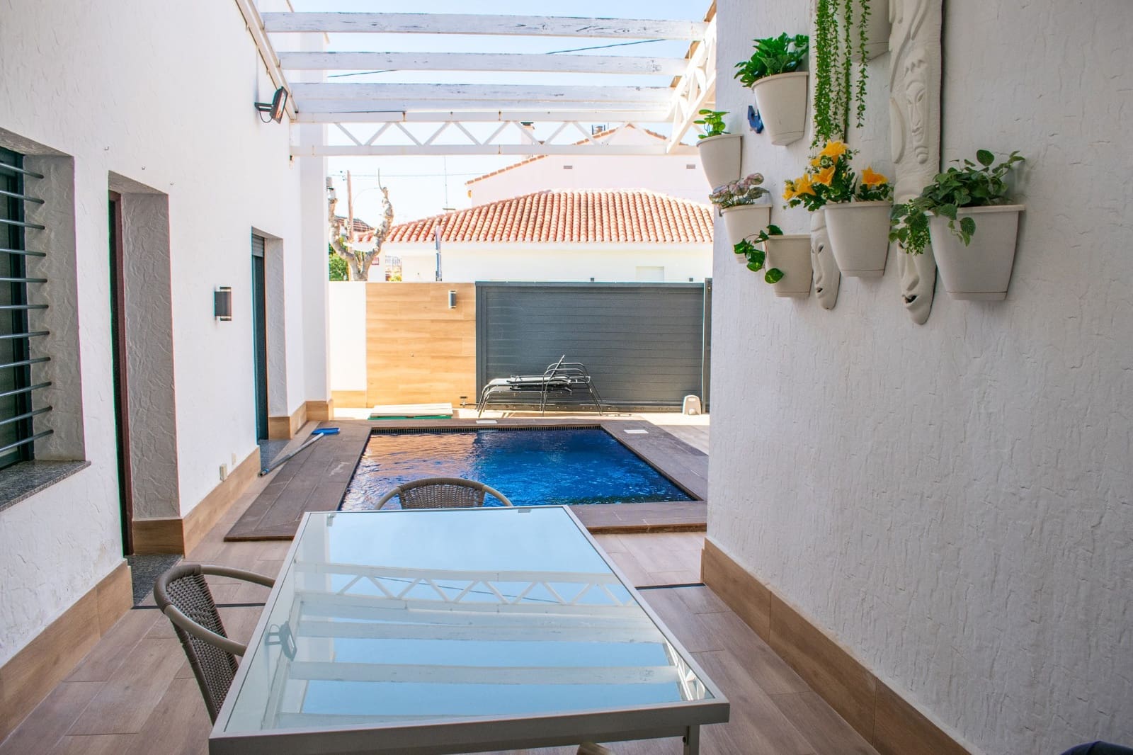 4 bedroom Villa for sale in Torre de la Horadada with pool garage - € 595,000 (Ref: 9651349)