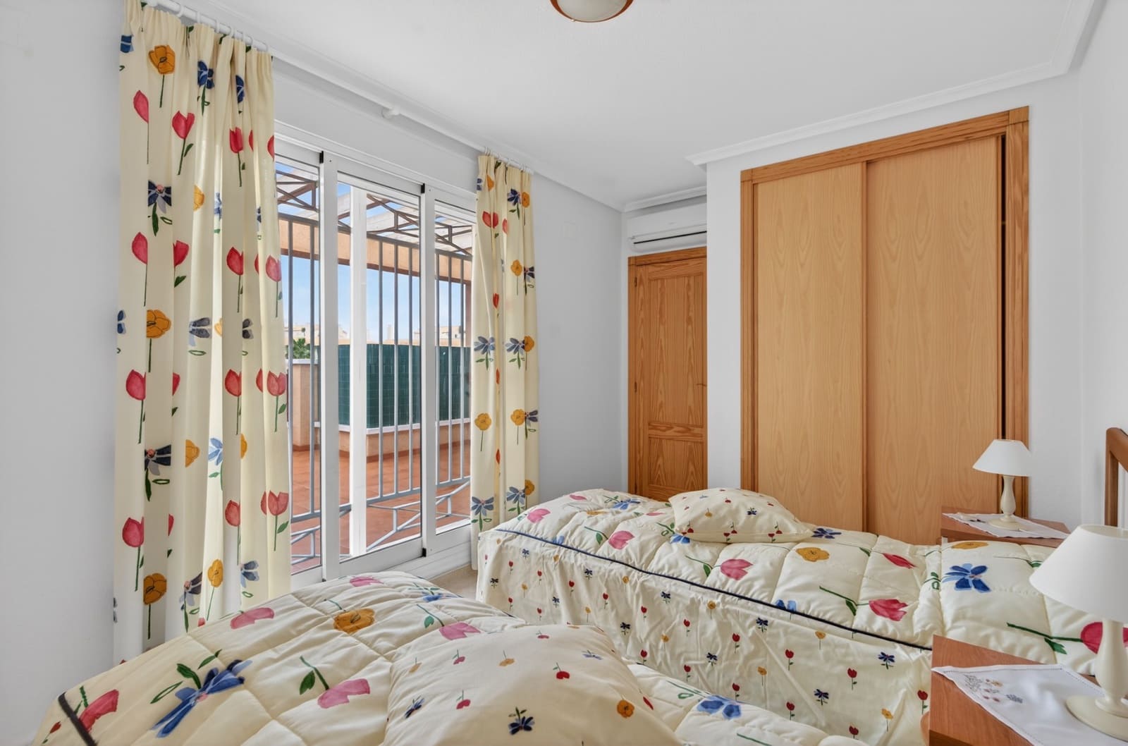 3 Zimmer Penthouse zu verkaufen in Playa Flamenca mit Pool Garage - 379.000 € (Ref: 9651360)