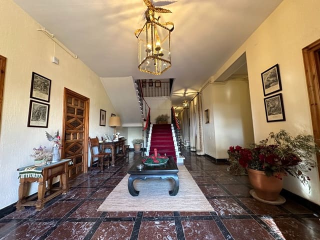 Finca/Casa Rural de 15 habitaciones en Cieza en venta con piscina garaje - 1.300.000 € (Ref: 9654231)