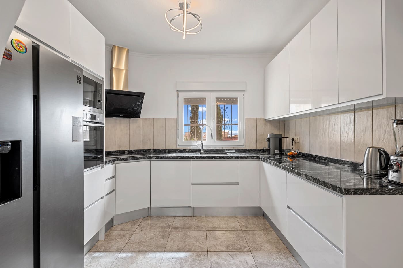 5 slaapkamer Villa te koop in Ciudad Quesada met zwembad - € 639.000 (Ref: 9666147)