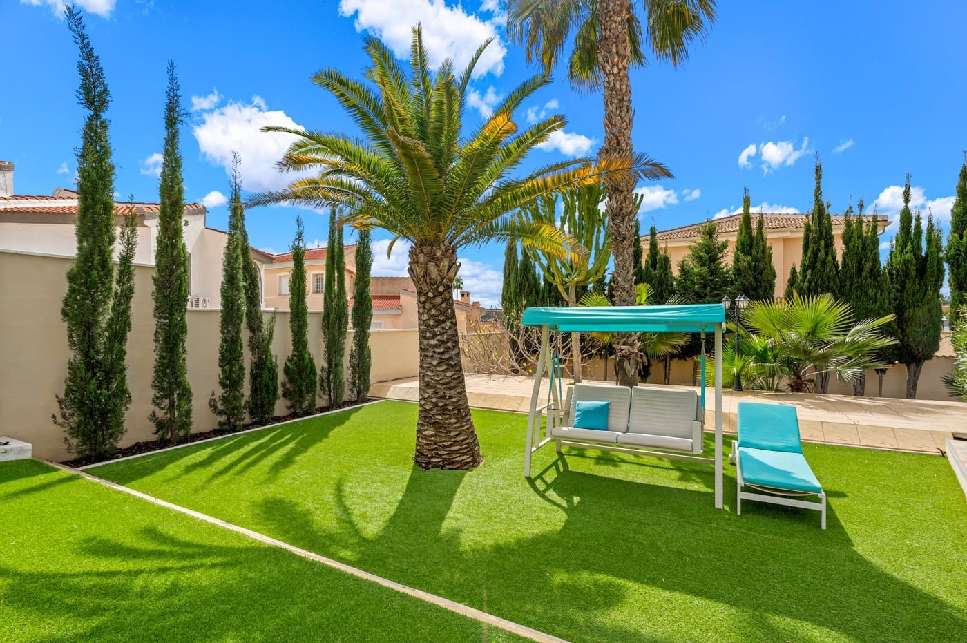 5 slaapkamer Villa te koop in Ciudad Quesada met zwembad - € 639.000 (Ref: 9666147)