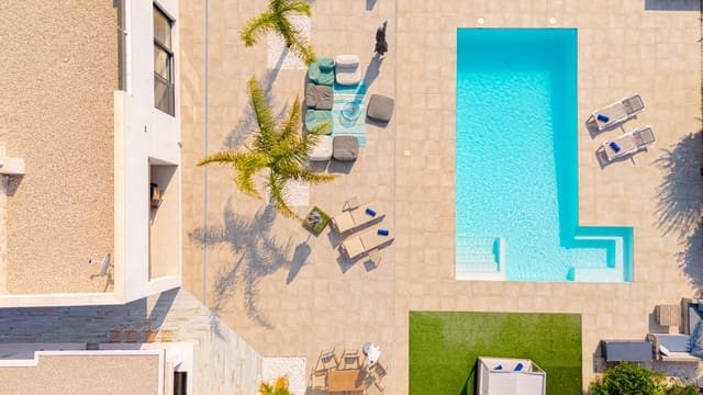 5 Zimmer Villa zu verkaufen in San Fulgencio mit Pool - 795.000 € (Ref: 9670231)