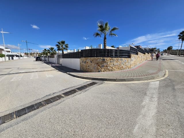 3 soveværelse Villa til salg i Algorfa med swimmingpool - € 560.000 (Ref: 9670232)