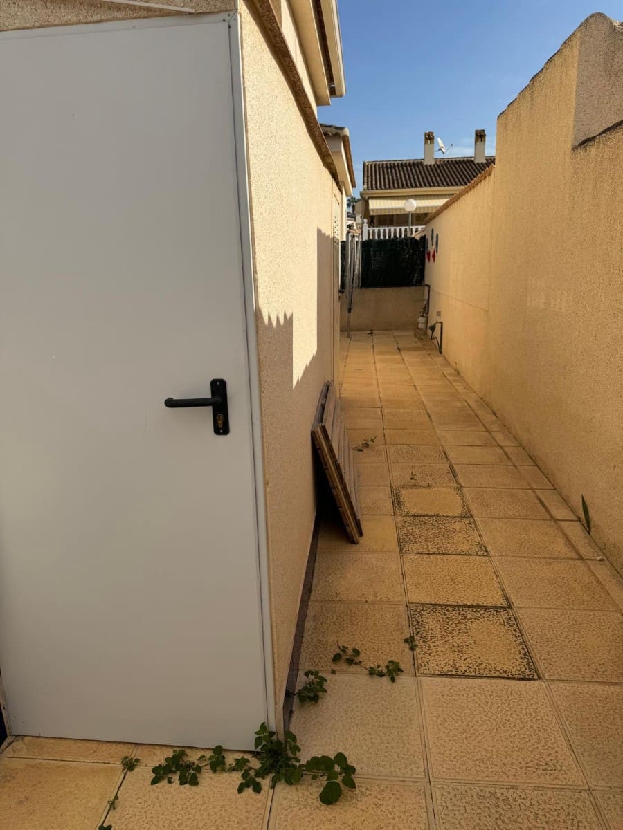 5 soveværelse Villa til salg i Benijofar med swimmingpool - € 300.000 (Ref: 9670237)