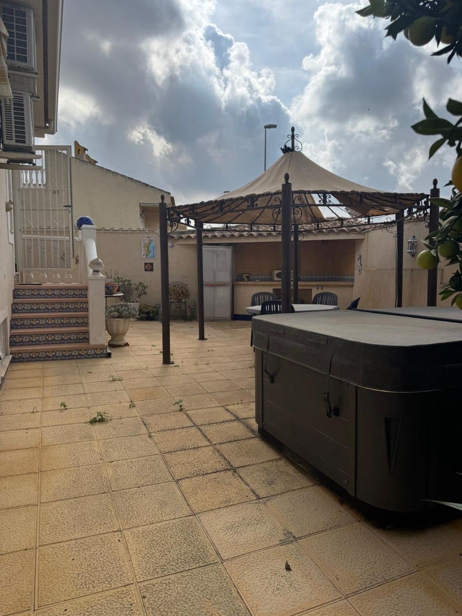 5 soveværelse Villa til salg i Benijofar med swimmingpool - € 300.000 (Ref: 9670237)