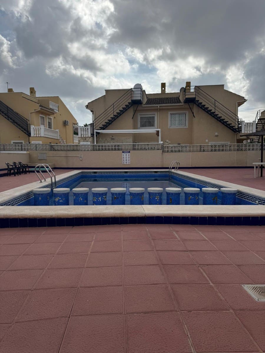 5 soveværelse Villa til salg i Benijofar med swimmingpool - € 300.000 (Ref: 9670237)