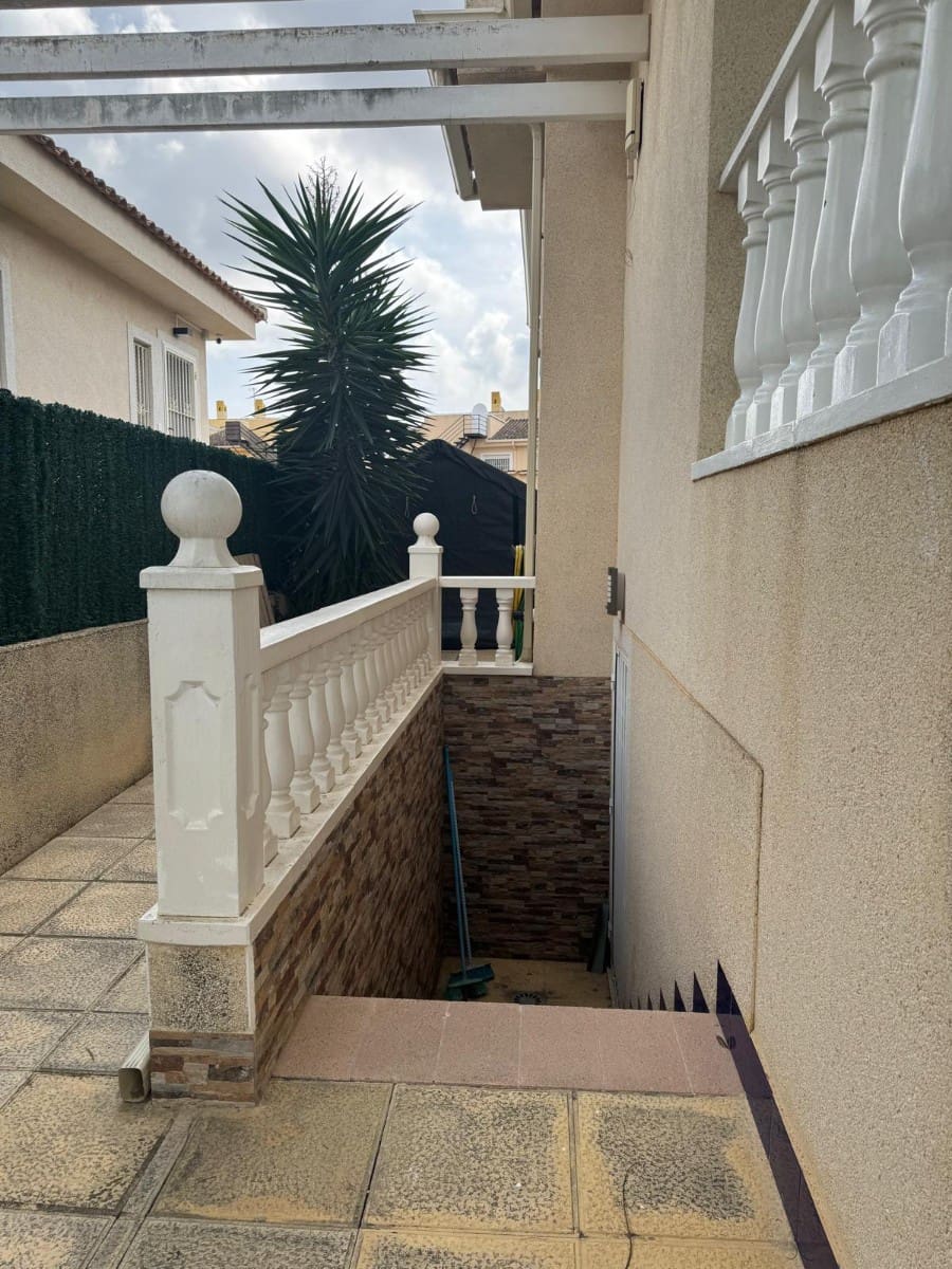 5 soveværelse Villa til salg i Benijofar med swimmingpool - € 300.000 (Ref: 9670237)