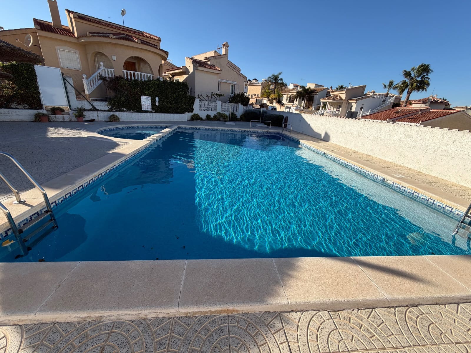 2 Zimmer Villa zu verkaufen in Ciudad Quesada mit Pool - 210.000 € (Ref: 9670246)