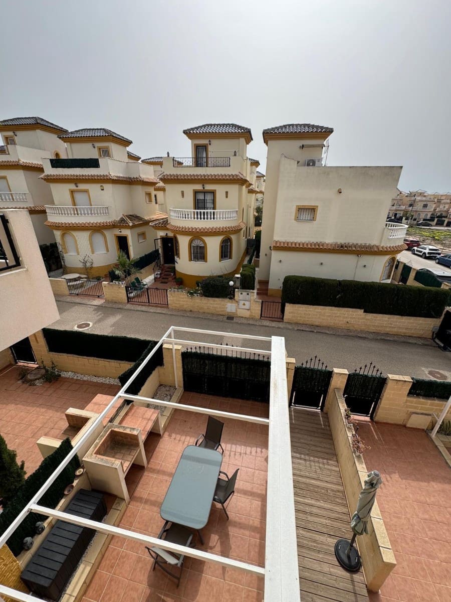 2 Zimmer Penthouse zu verkaufen in San Fulgencio mit Pool - 165.000 € (Ref: 9670256)