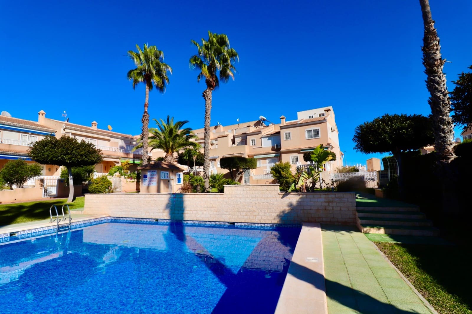 2 quarto Casa em Banda para venda em Dona Pepa com piscina - 260 000 € (Ref: 9679621)