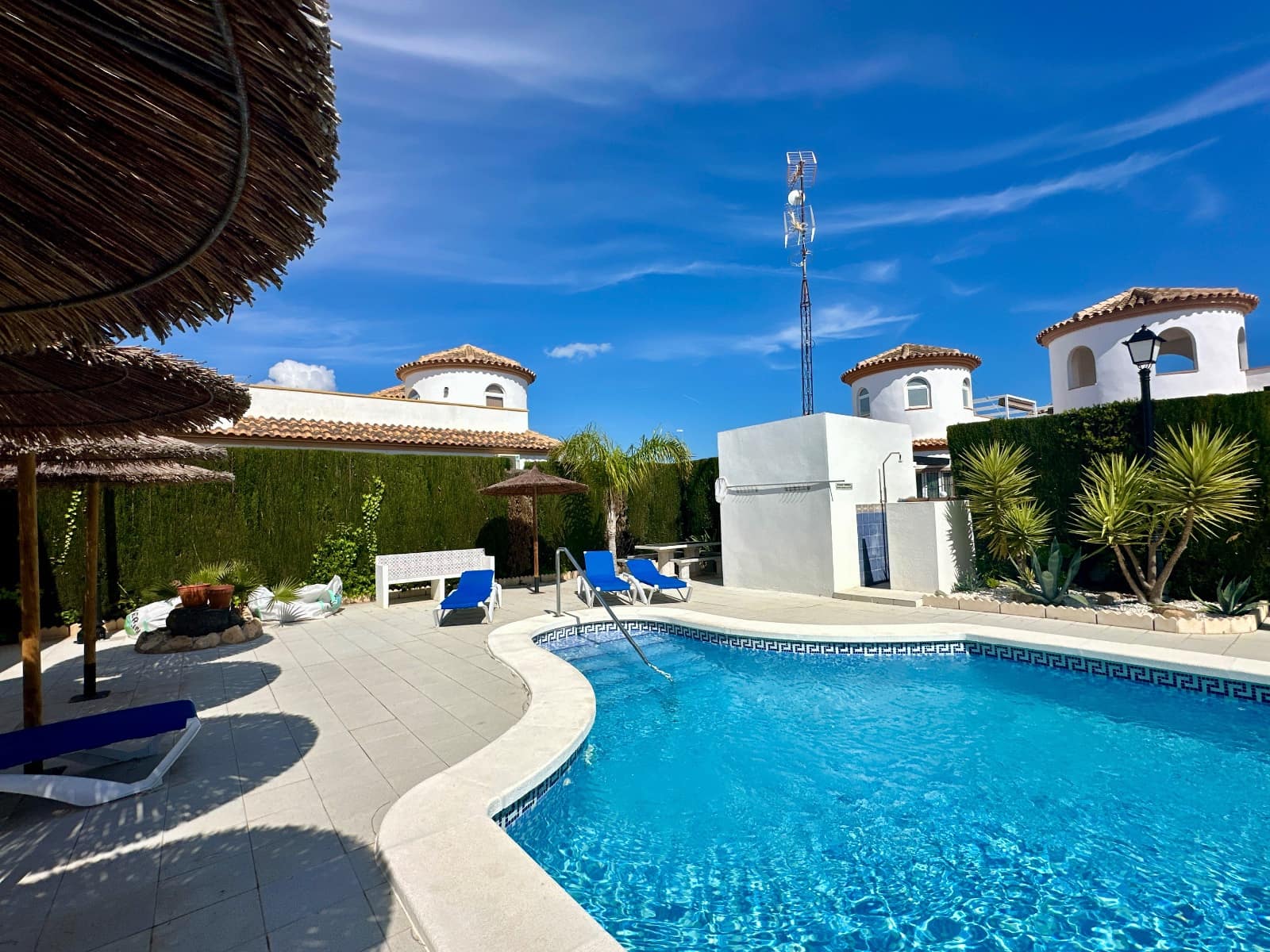 3 quarto Moradia para venda em El Raso com piscina - 220 000 € (Ref: 9679622)