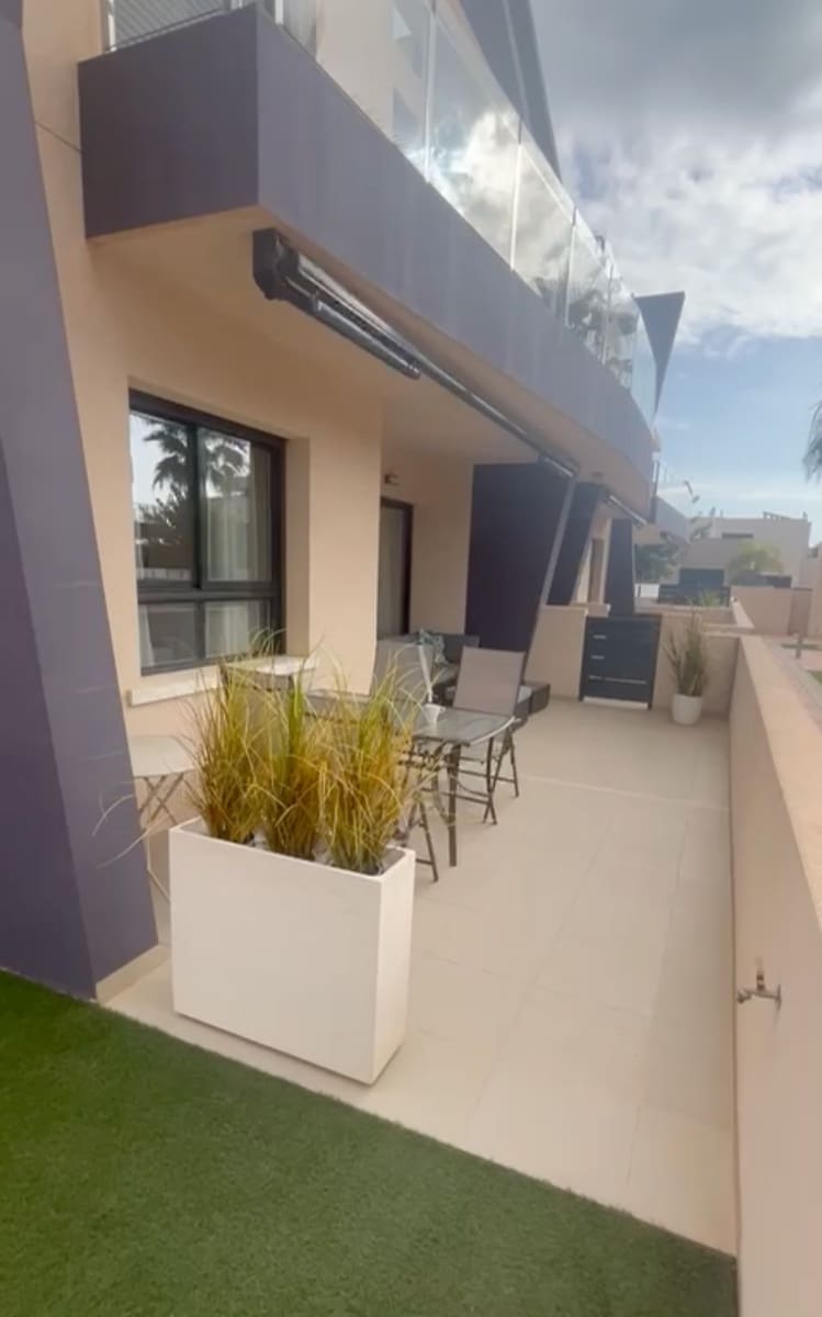 2 bedroom Townhouse for sale in Torre de la Horadada with pool - € 290,000 (Ref: 9679625)