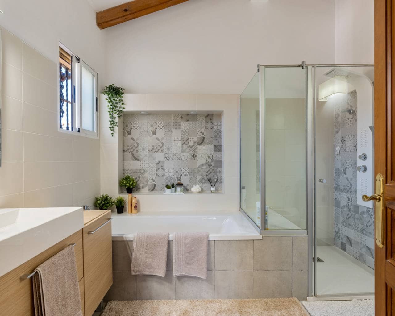 7 soveværelse Finca/Landehus til salg i Catral med swimmingpool - € 975.000 (Ref: 9679629)