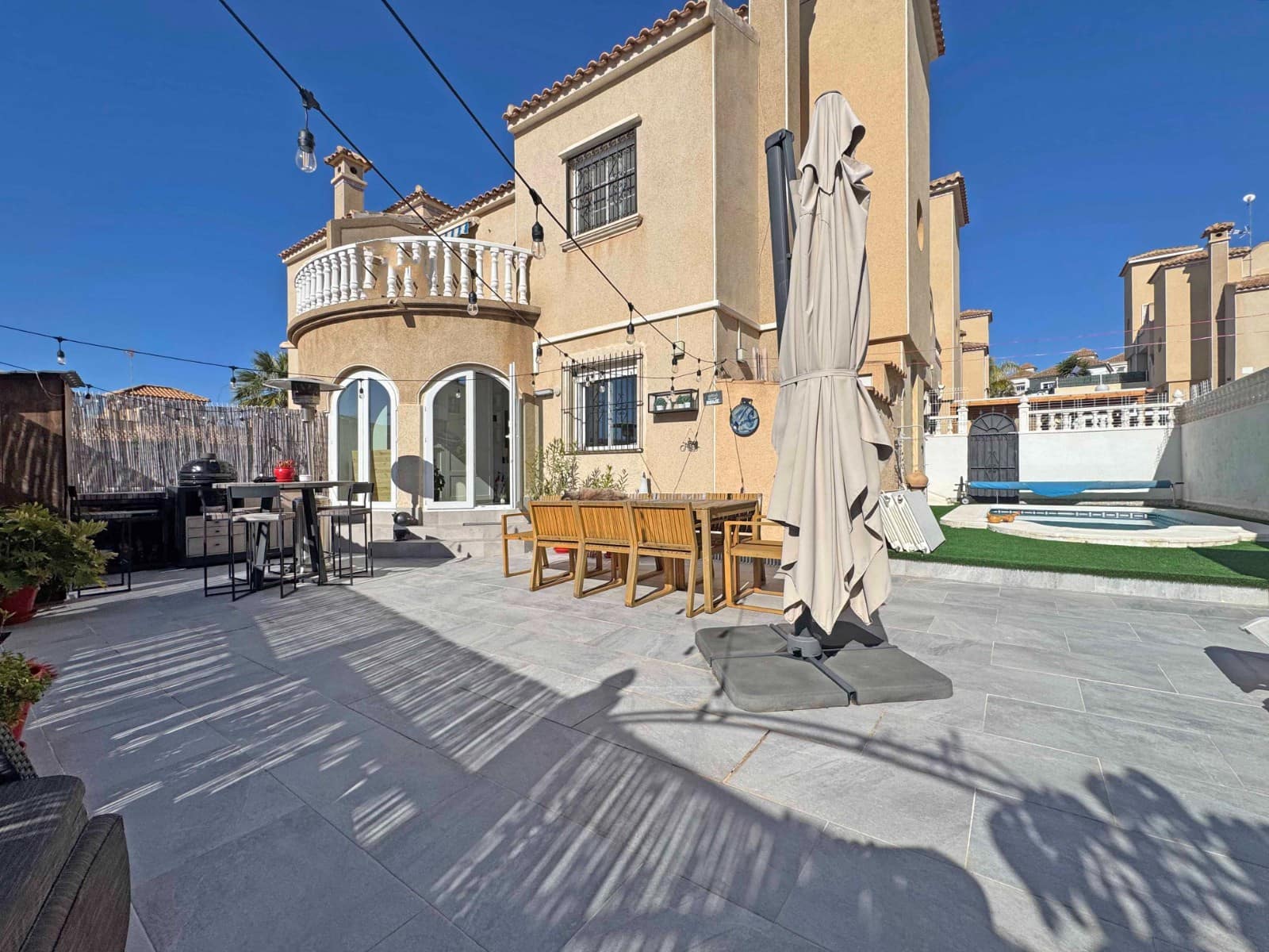 2 soveværelse Byhus til salg i Villamartin med swimmingpool - € 279.900 (Ref: 9686211)