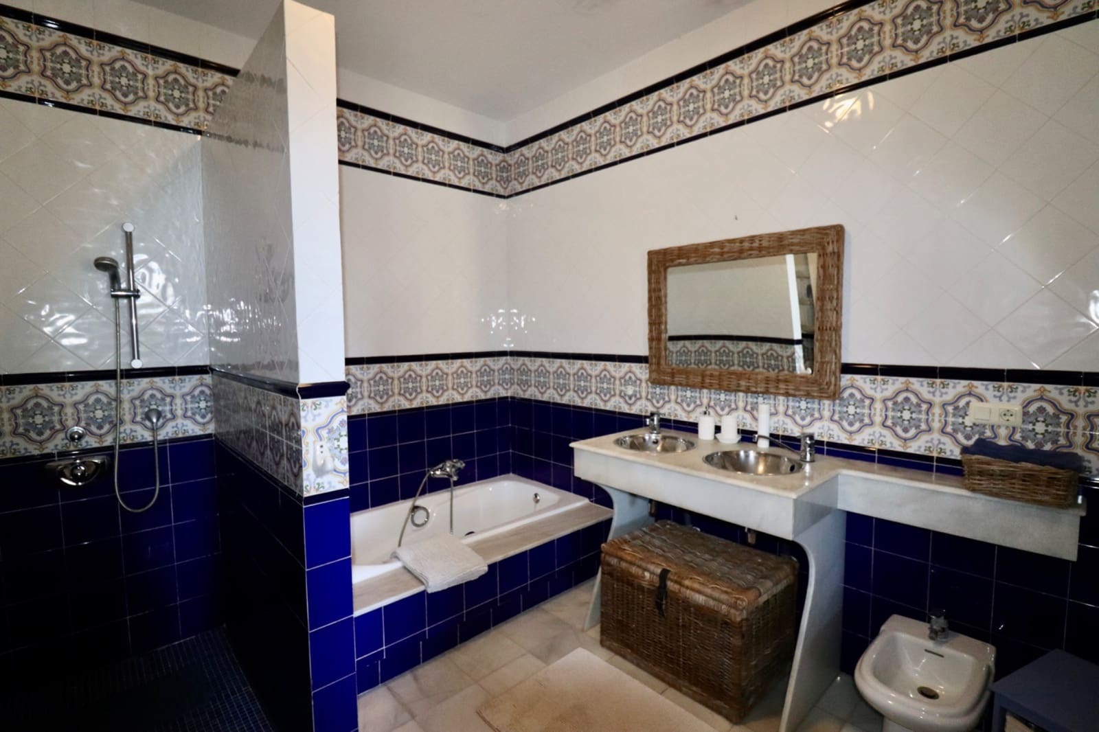 6 bedroom Finca/Country House for sale in Rojales with pool garage - € 619,000 (Ref: 9686212)