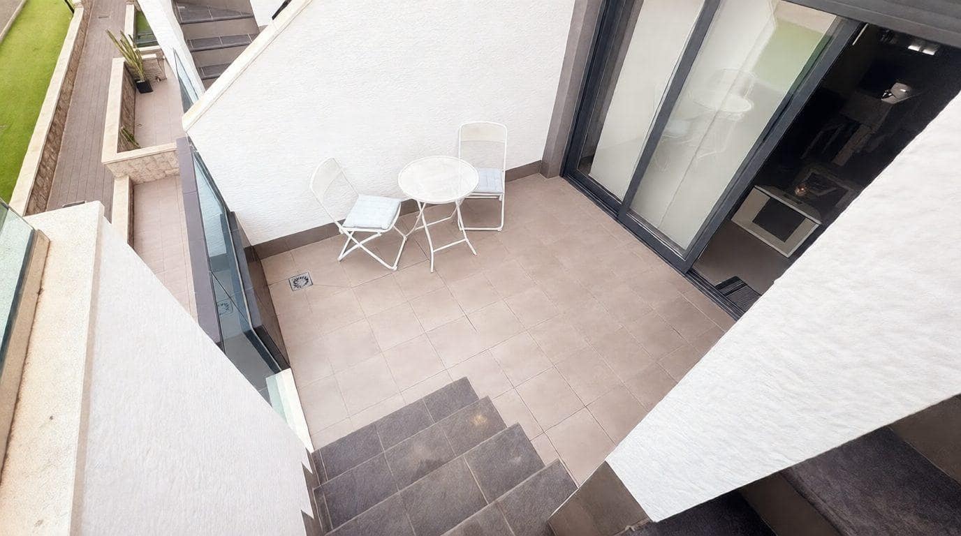 2 sypialnia Penthouse na sprzedaż w Punta Prima z basenem garażem - 279 900 € (Ref: 9690328)