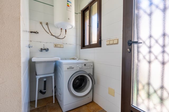 6 soverom Villa til salgs i Villamartin, Orihuela med svømmebasseng - € 365 000 (Ref: 9690341)