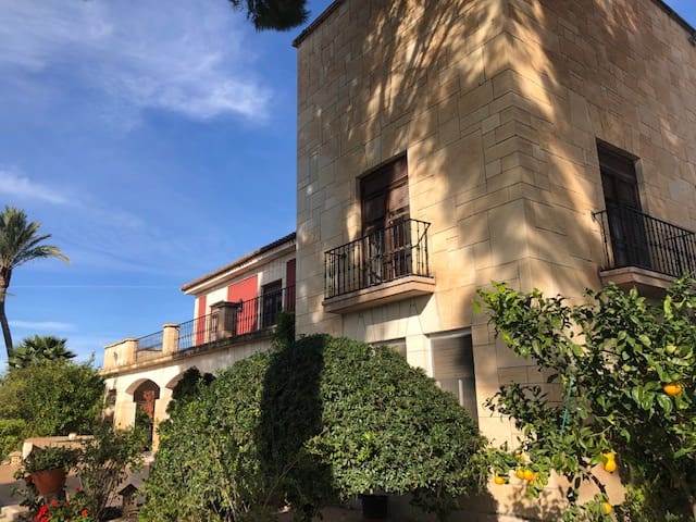 15 Zimmer Finca/Landgut zu verkaufen in Cieza mit Pool Garage - 1.300.000 € (Ref: 9694899)