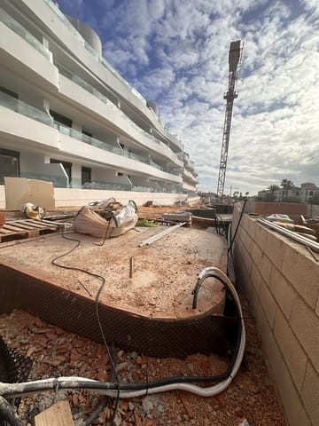 3 makuuhuone Kattohuoneisto myytävänä paikassa Playa Flamenca, Orihuela mukana uima-altaan - 625 000 € (Ref: 9704889)