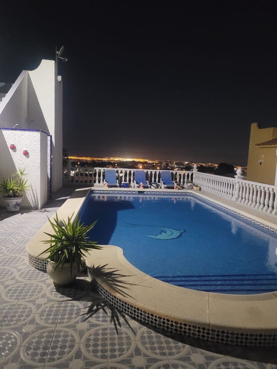 2 camera da letto Villa in vendita in Villamartin con piscina - 390.000 € (Rif: 9760133)