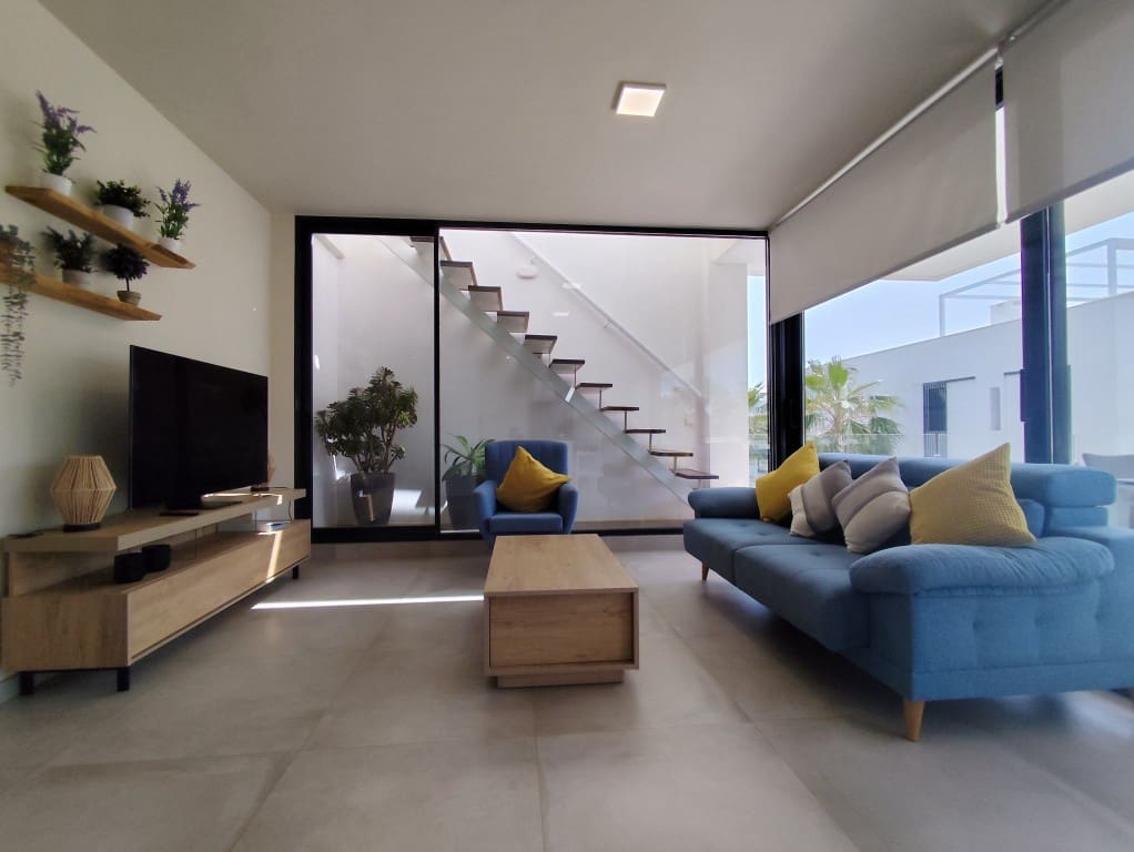 Ático de 3 habitaciones en Mar de Cristal en venta con piscina - 325.000 € (Ref: 9760139)