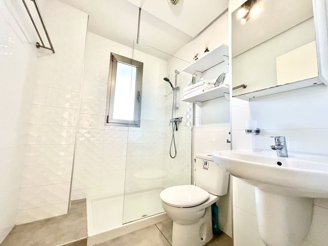 2 sypialnia Apartament na sprzedaż w Los Dolses z basenem garażem - 220 000 € (Ref: 9760160)