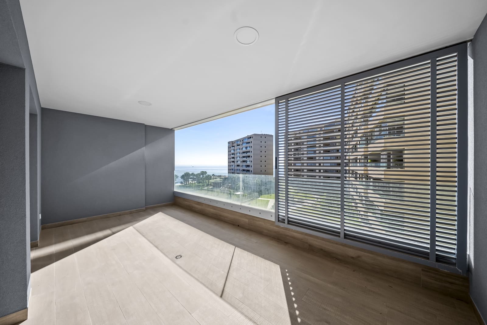 3 sovrum Strandlägenhet till salu i Punta Prima med pool garage - 599 000 € (Ref: 9760161)