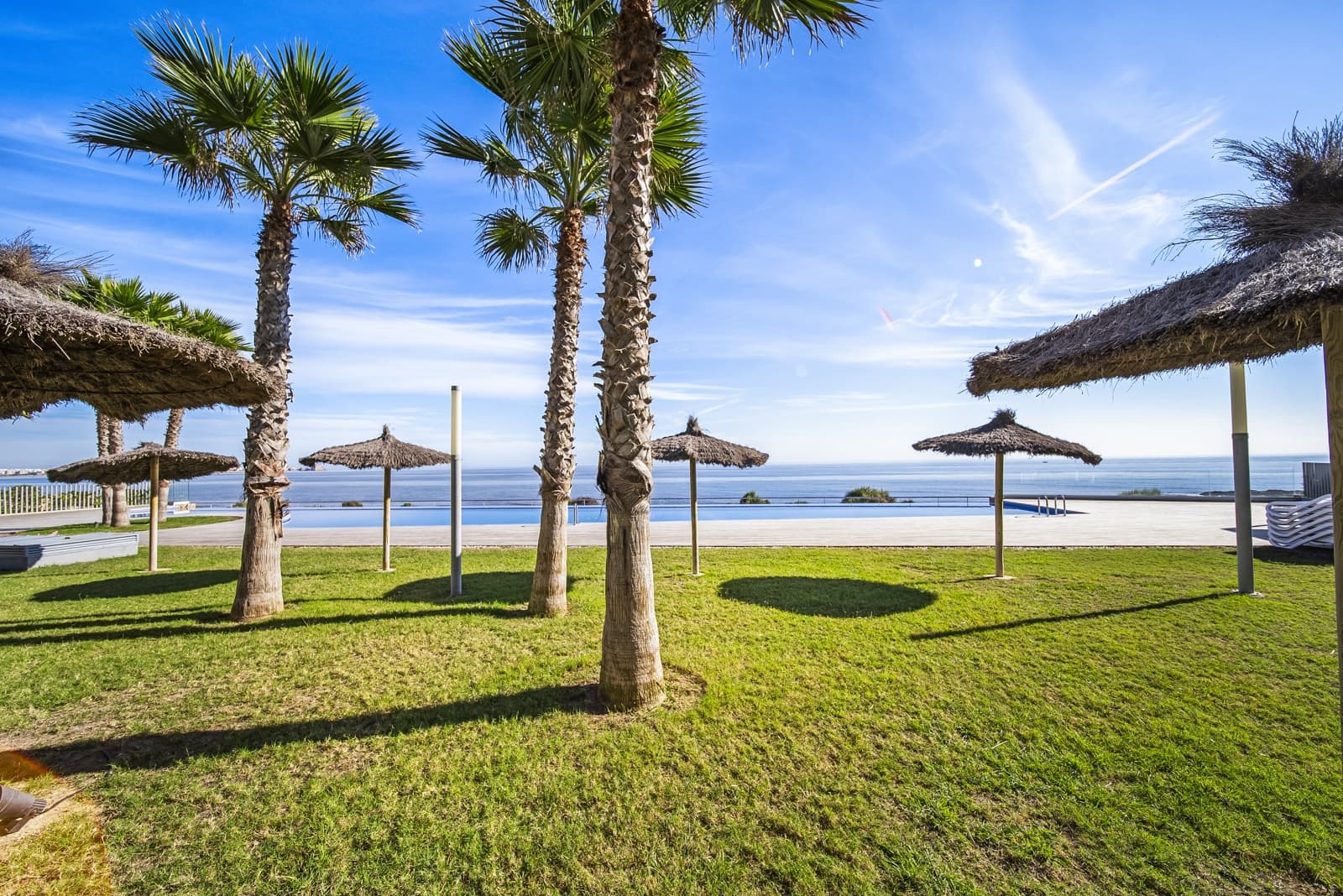 3 sovrum Strandlägenhet till salu i Punta Prima med pool garage - 599 000 € (Ref: 9760161)