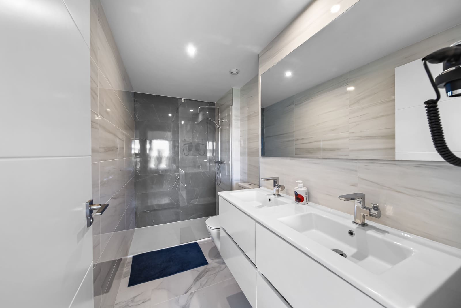 2 soverom Leilighet til salgs i Punta Prima med svømmebasseng garasje - € 460 000 (Ref: 9760162)