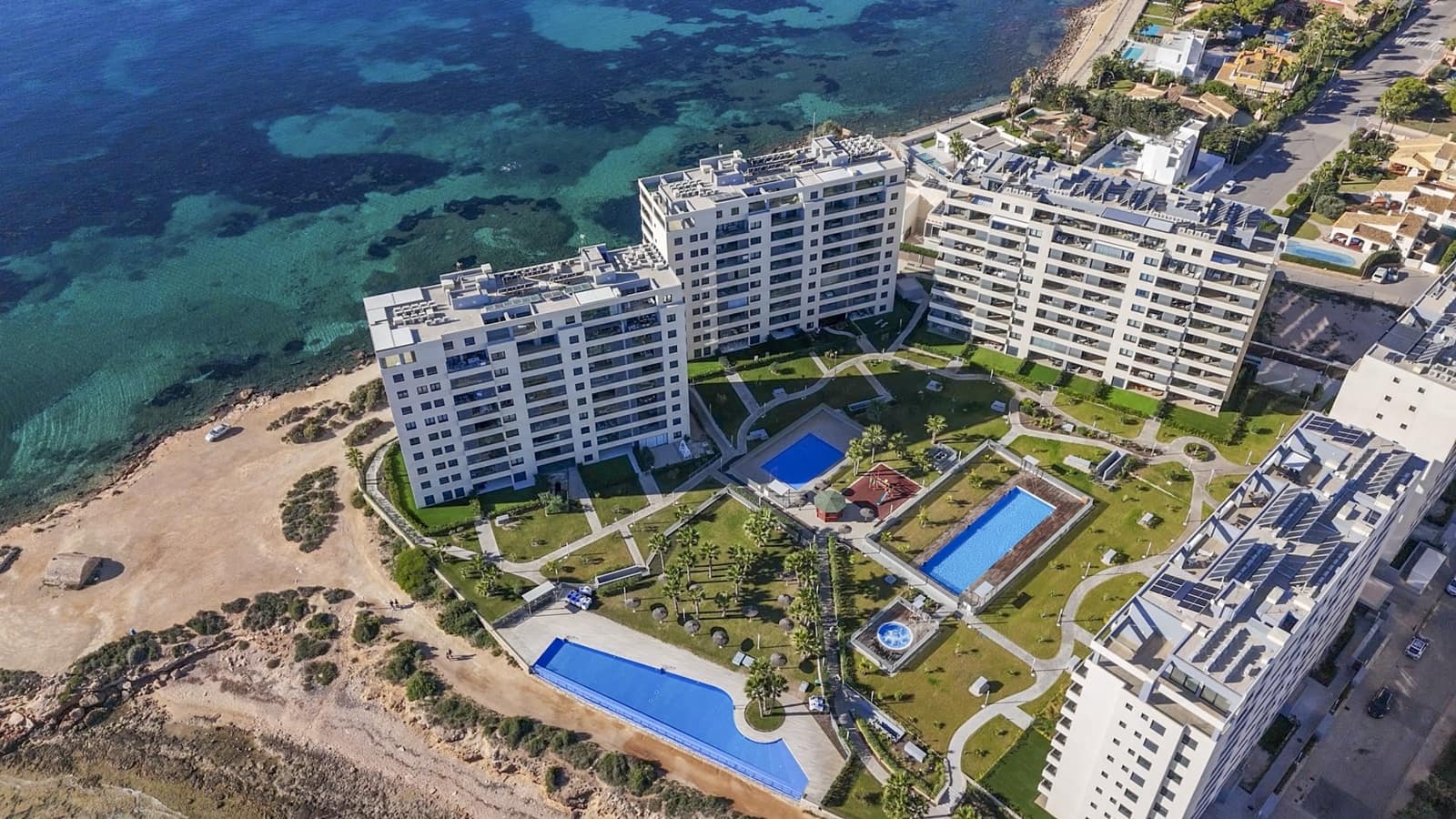 2 soverom Leilighet til salgs i Punta Prima med svømmebasseng garasje - € 460 000 (Ref: 9760162)