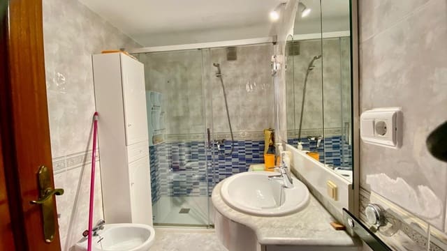 1 soveværelse Lejlighed til salg i Playa Levante, Benidorm med swimmingpool garage - € 320.000 (Ref: 9761687)