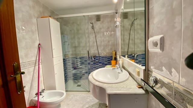 1 soveværelse Lejlighed til salg i Playa Levante, Benidorm med swimmingpool garage - € 320.000 (Ref: 9761687)