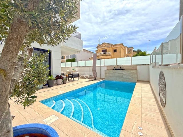 3 makuuhuone Huvila myytävänä paikassa Villamartin, Orihuela mukana uima-altaan - 495 000 € (Ref: 9761692)