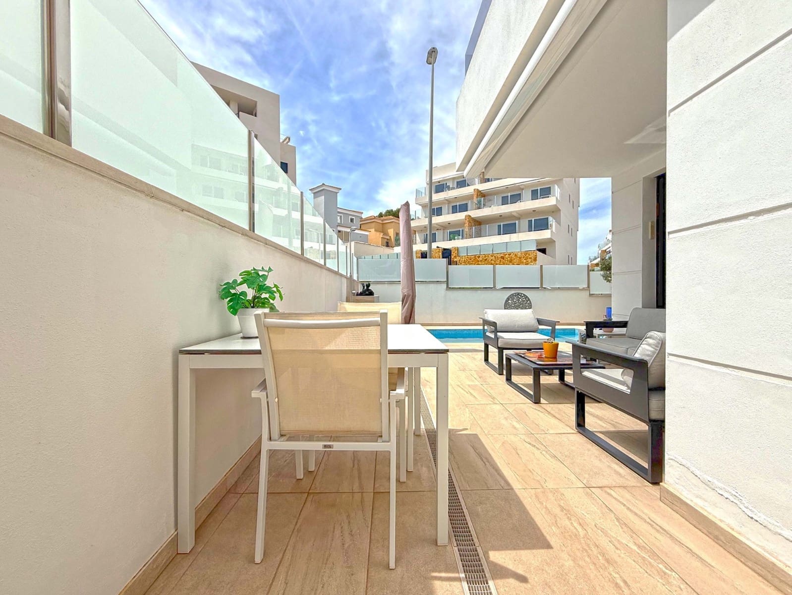 3 makuuhuone Huvila myytävänä paikassa Villamartin mukana uima-altaan - 495 000 € (Ref: 9761692)