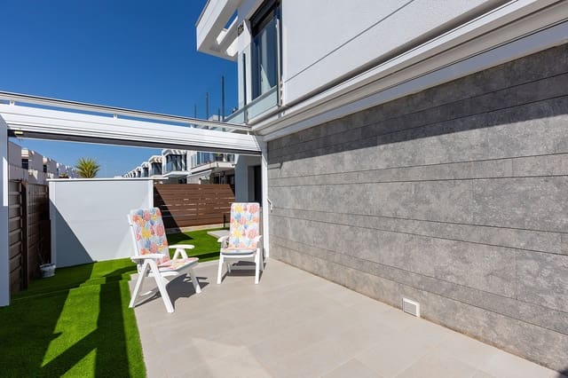 3 soveværelse Villa til salg i Vistabella, Orihuela med swimmingpool - € 419.500 (Ref: 9761694)