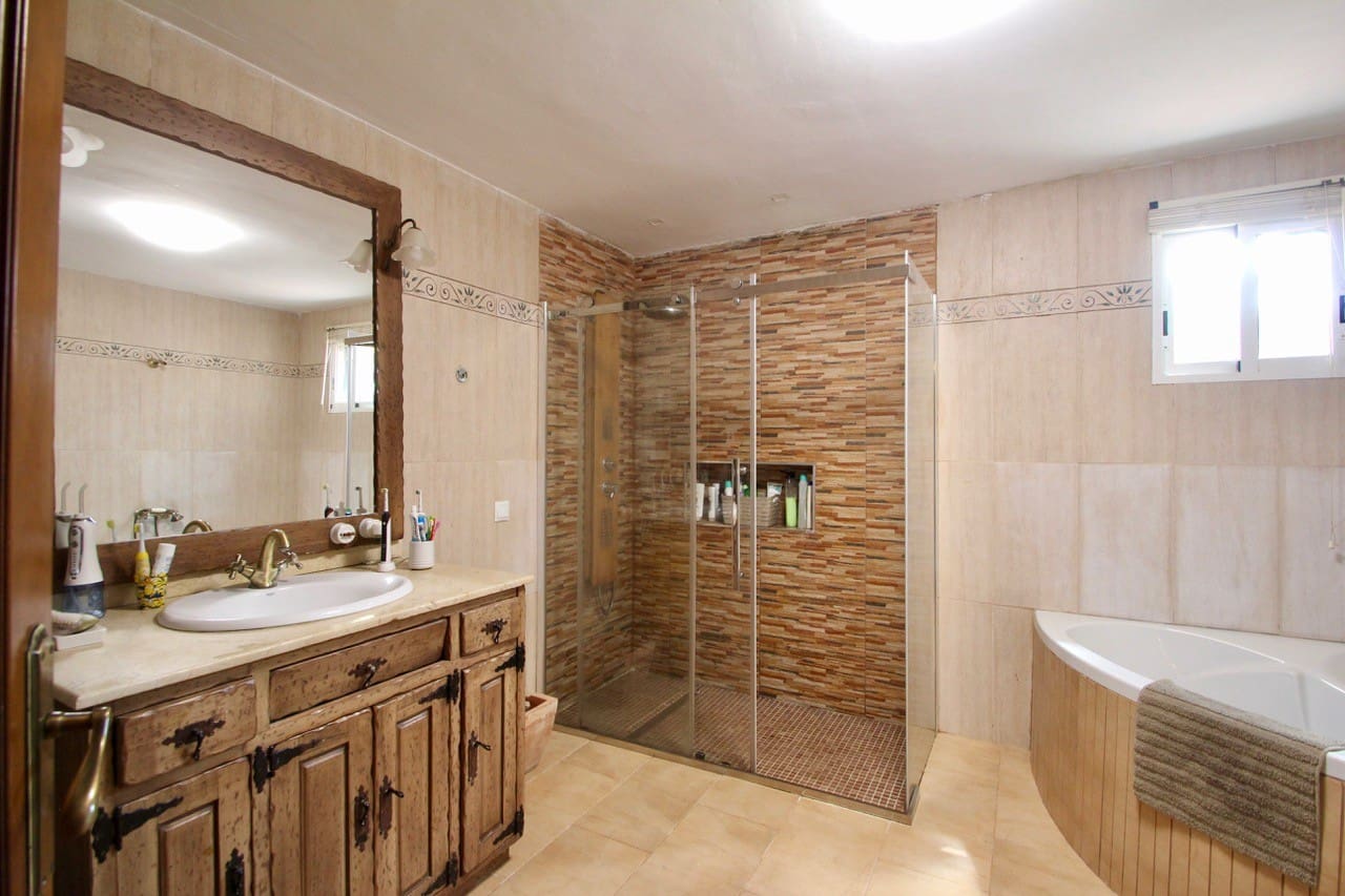 4 Zimmer Villa zu verkaufen in Sucina mit Pool - 265.000 € (Ref: 9761695)