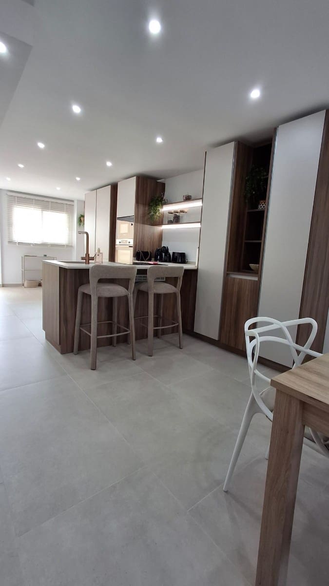 Apartamento de 2 habitaciones en Torrevieja en venta - 279.000 € (Ref: 9763517)