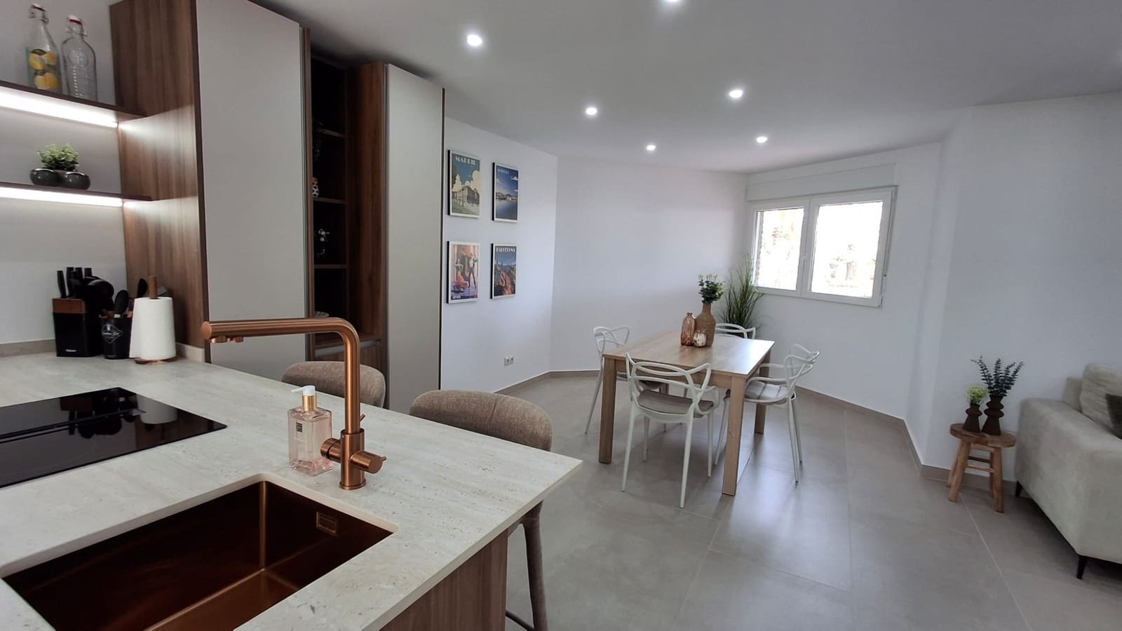 Apartamento de 2 habitaciones en Torrevieja en venta - 279.000 € (Ref: 9763517)