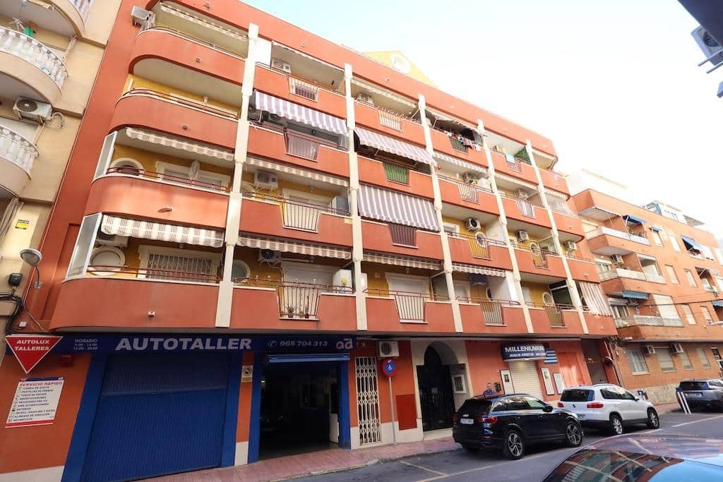 1 quarto Apartamento para venda em Torrevieja com garagem - 117 000 € (Ref: 9777668)