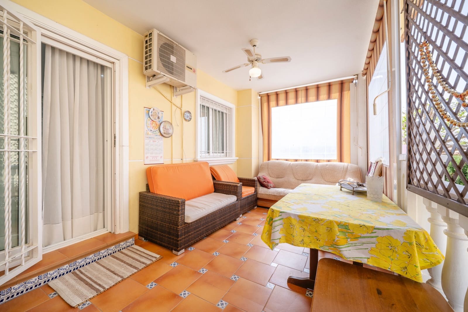 4 quarto Casa em Banda para venda em El Moncayo com piscina garagem - 395 000 € (Ref: 9784549)