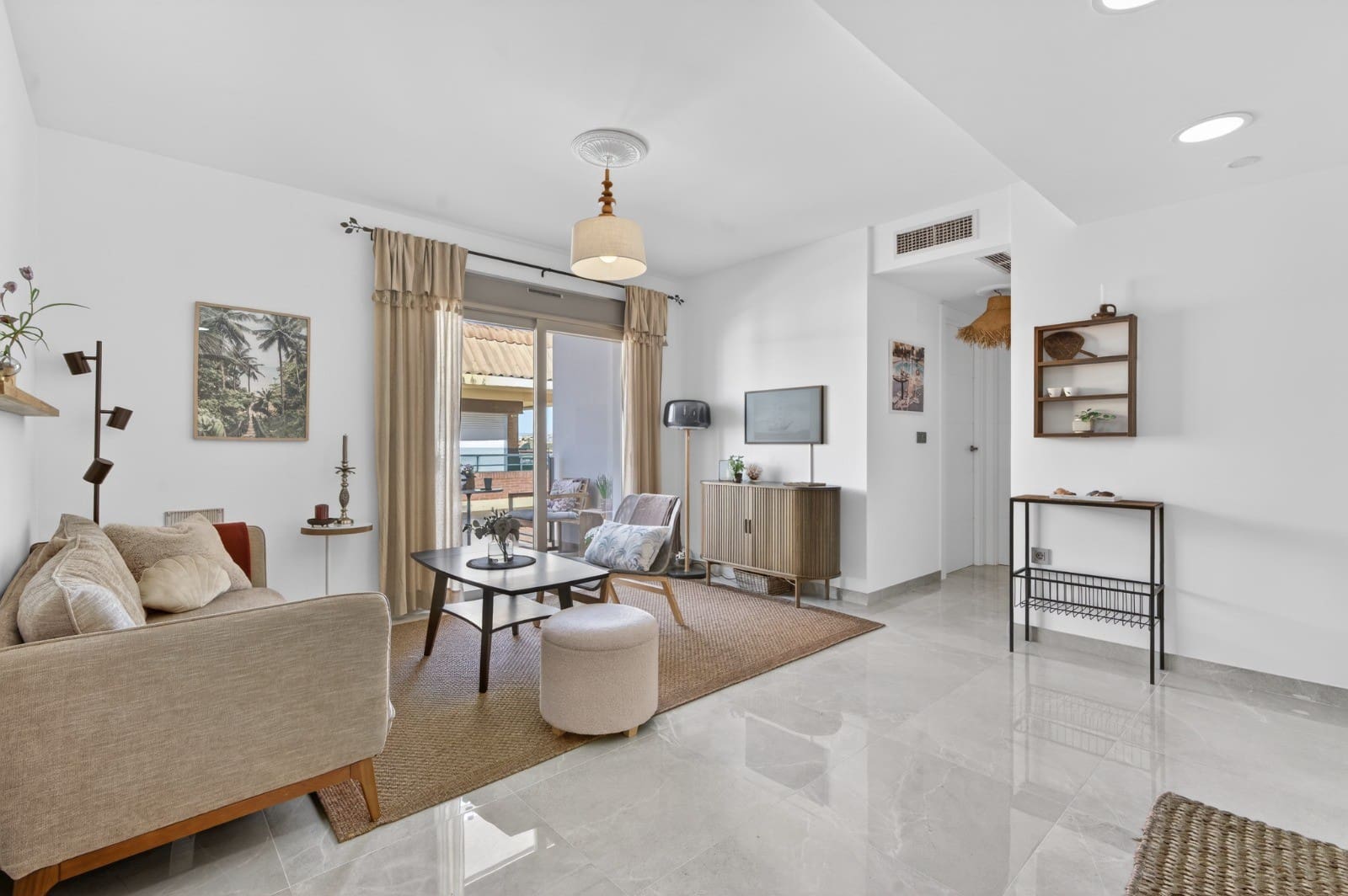 2 soveværelse Strandlejlighed til salg i Torrevieja med swimmingpool - € 248.000 (Ref: 9784840)