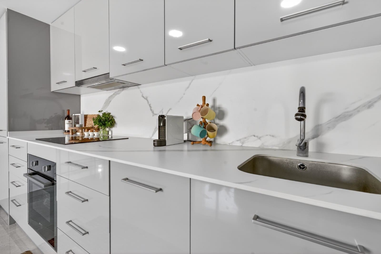 2 soveværelse Strandlejlighed til salg i Torrevieja med swimmingpool - € 248.000 (Ref: 9784840)