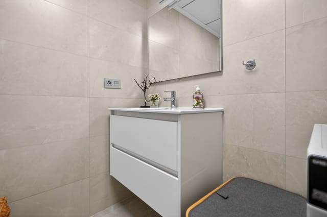 2 sypialnia Apartament przy plaży na sprzedaż w Playa de los Locos, Torrevieja z basenem - 248 000 € (Ref: 9784840)