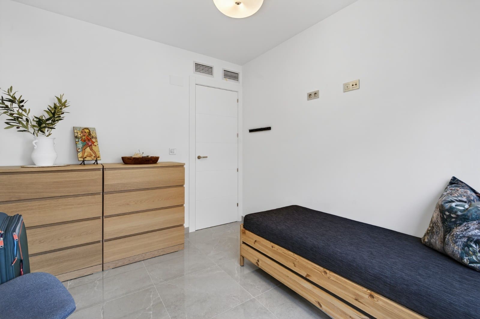 2 soveværelse Strandlejlighed til salg i Torrevieja med swimmingpool - € 248.000 (Ref: 9784840)