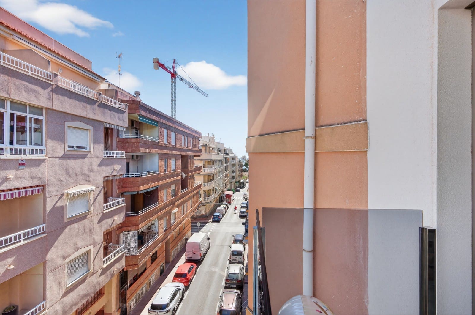 2 soveværelse Strandlejlighed til salg i Torrevieja med swimmingpool - € 248.000 (Ref: 9784840)